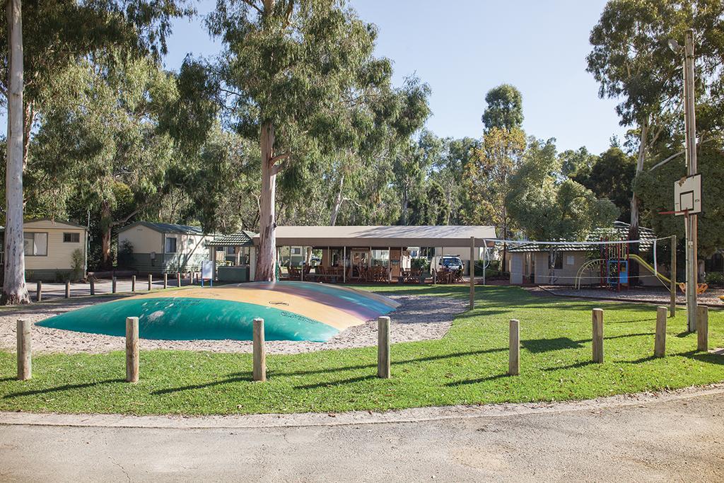 Crystal Brook Tourist Park Hotel Doncaster East Kültér fotó