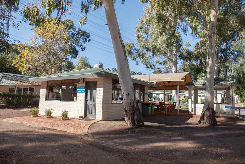Crystal Brook Tourist Park Hotel Doncaster East Kültér fotó
