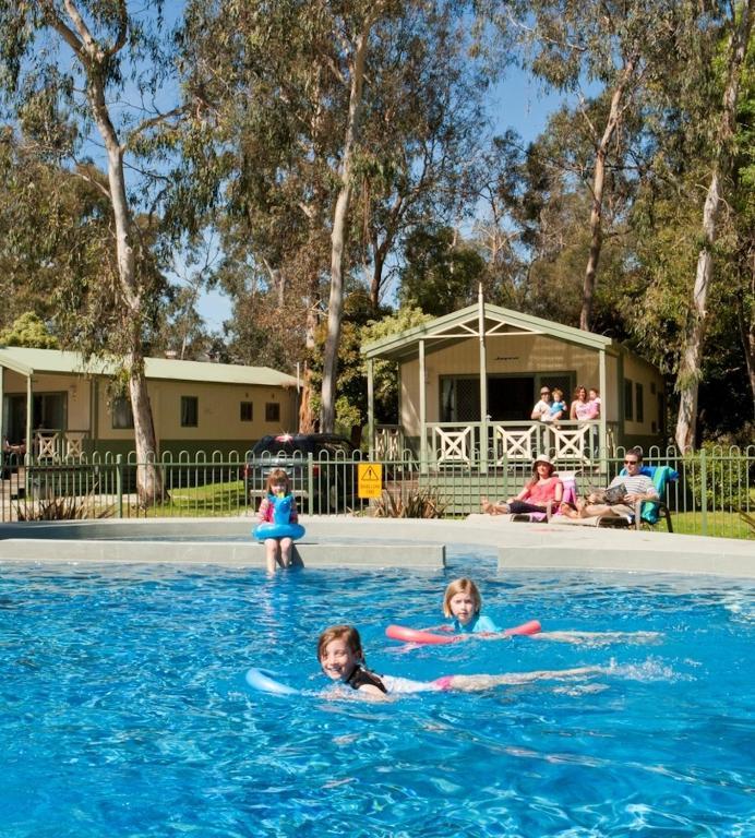Crystal Brook Tourist Park Hotel Doncaster East Kültér fotó